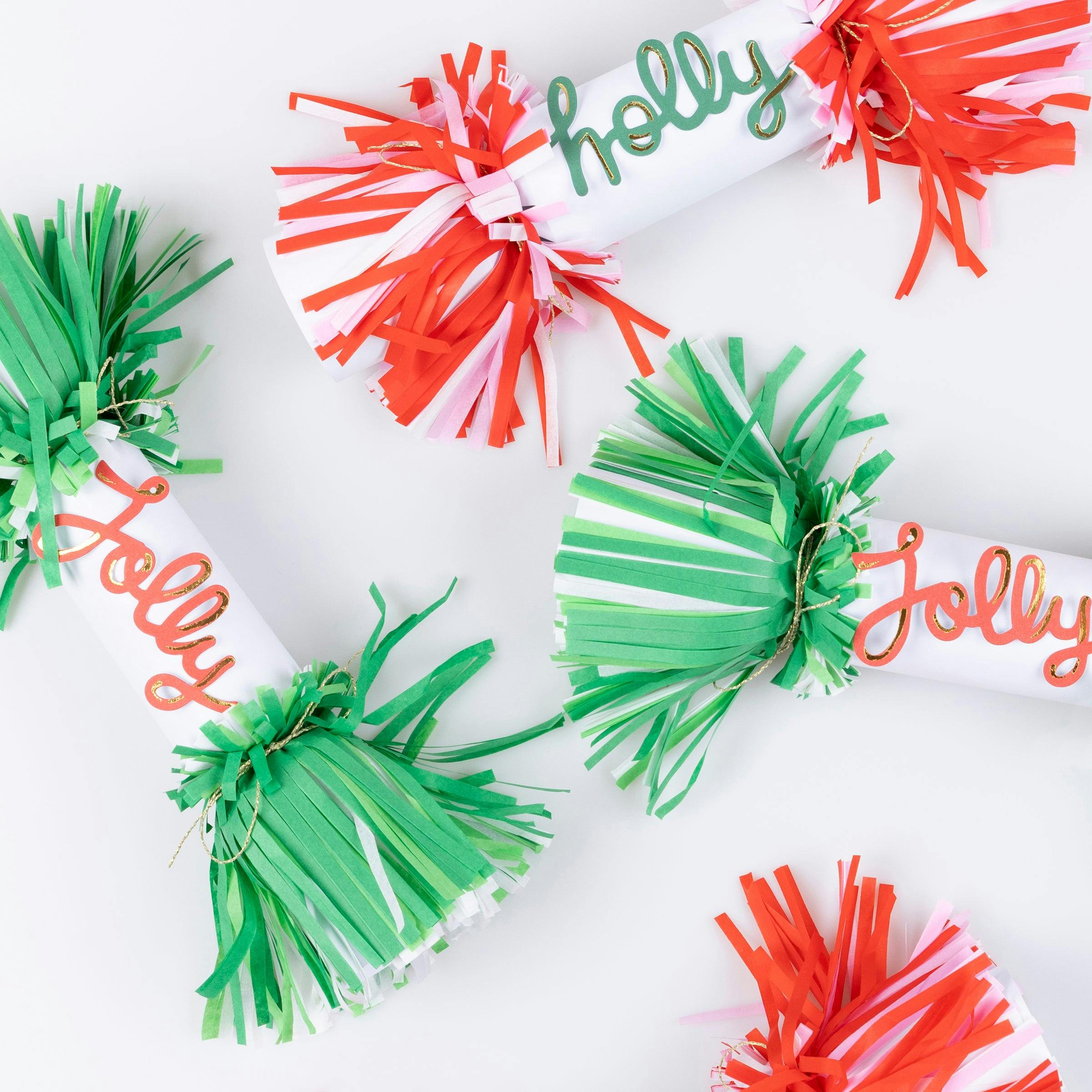 Jolly Holly Fringe Crackers