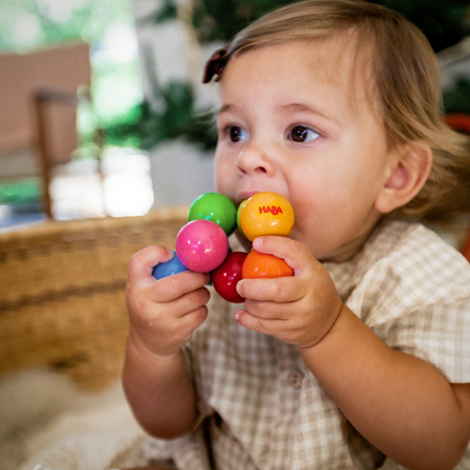 Magica Wooden Grasping Toy