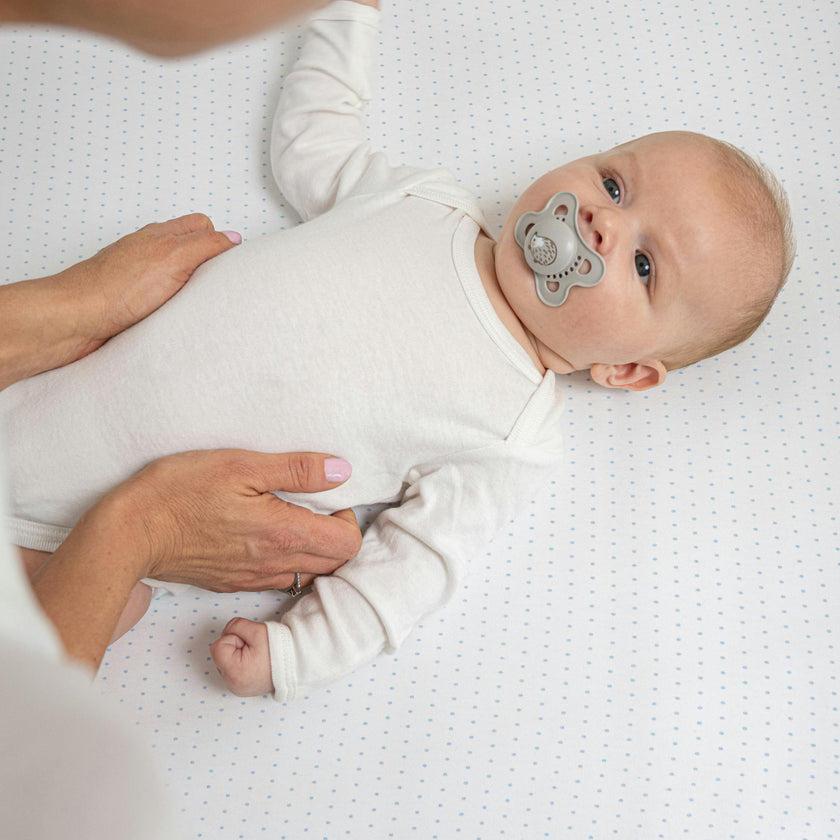 Peruvian Pima Cotton Mini Crib & Pack 'n Play Fitted Sheet – Blue Dots