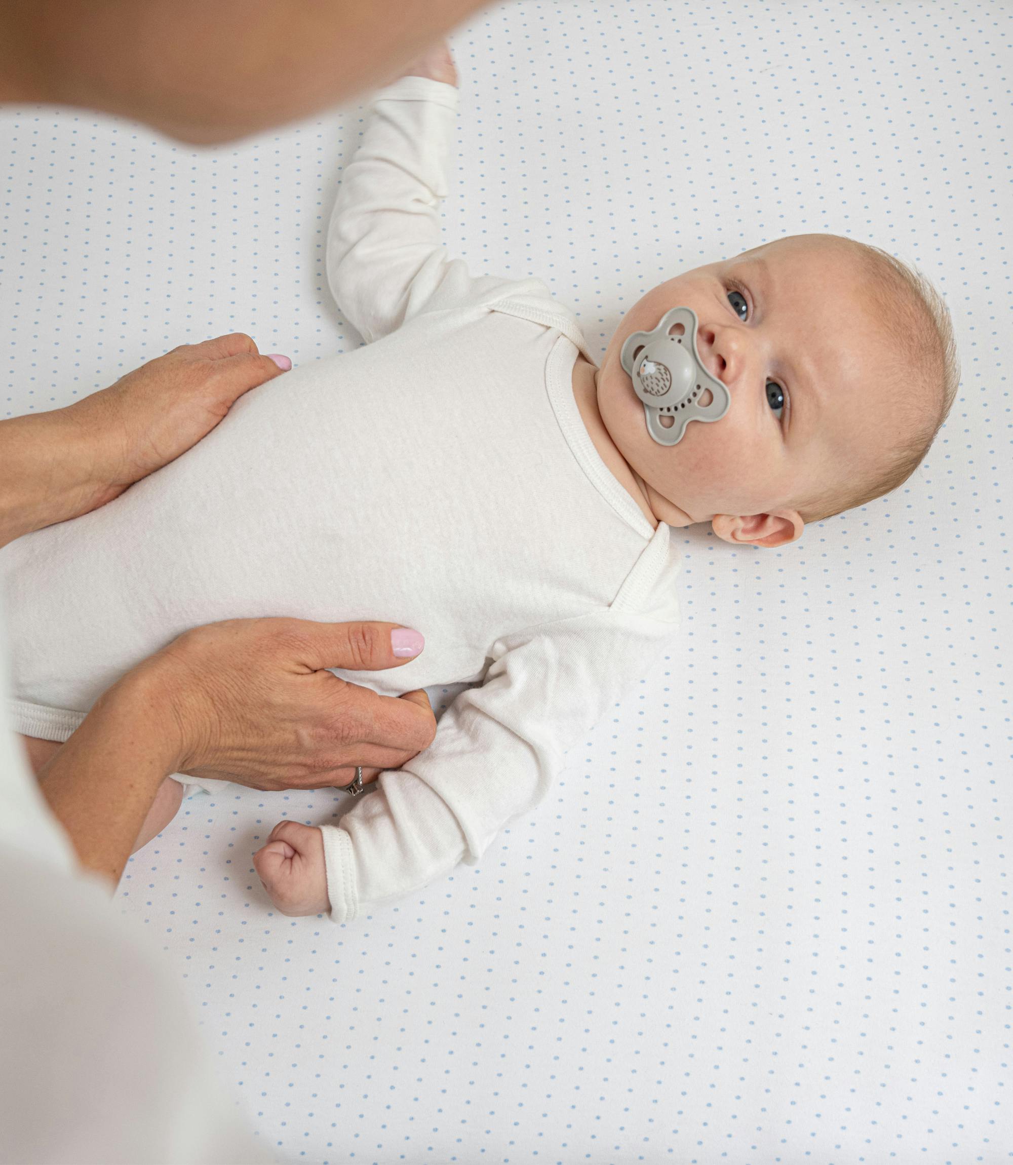 Peruvian Pima Cotton Mini Crib & Pack 'n Play Fitted Sheet – Blue Dots