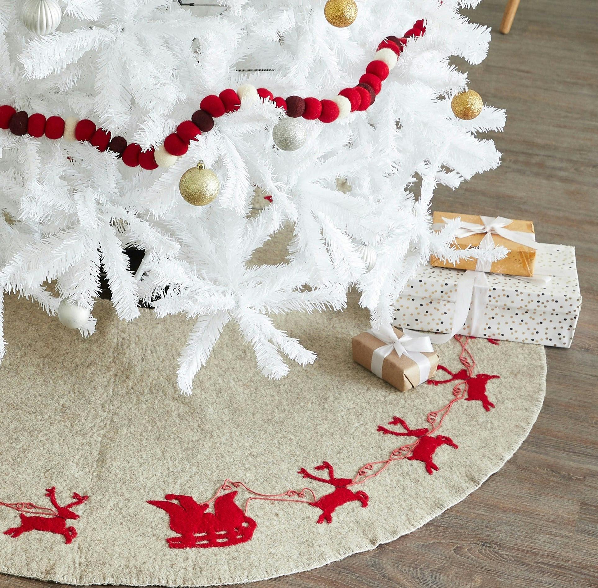 Handmade Reindeer Christmas Tree Skirt- Grey Red Reindeer And Cream Whip Stitch-72