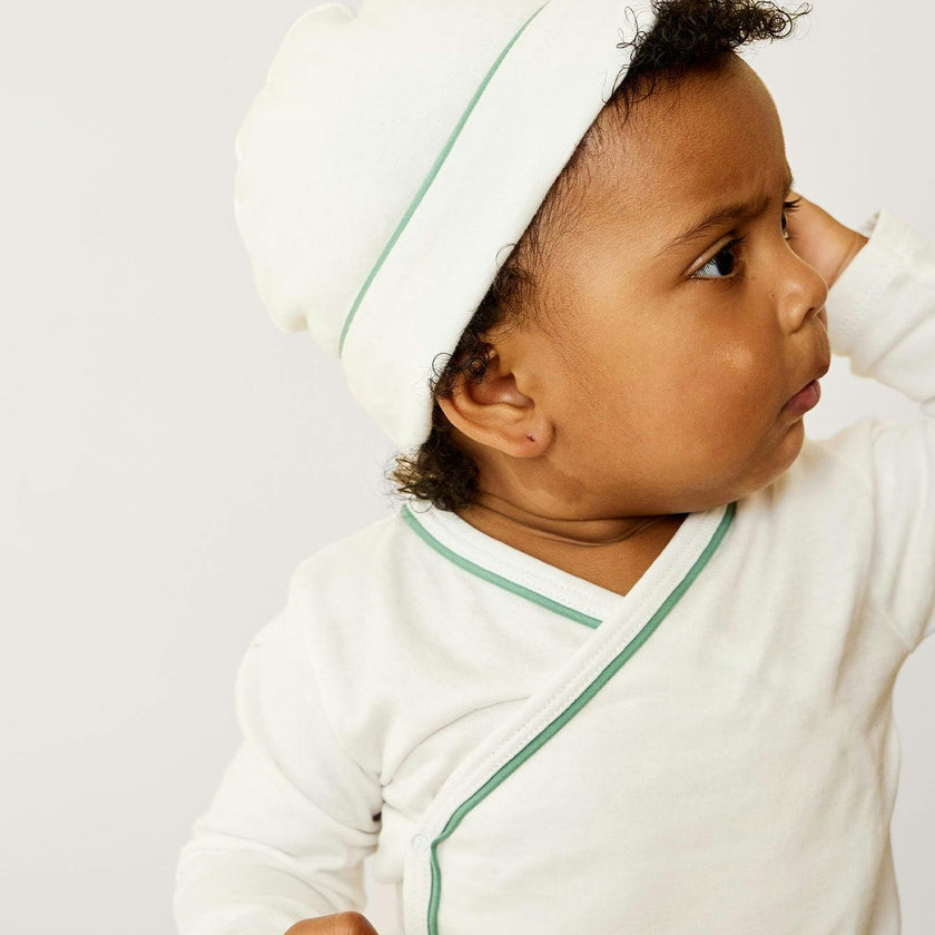 Hazy Hat, Seafoam Piping