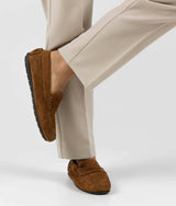 032 Walkers - camel suede