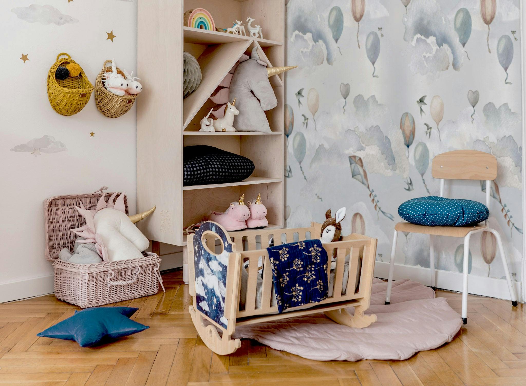Balloons Fairytale Wallpaper