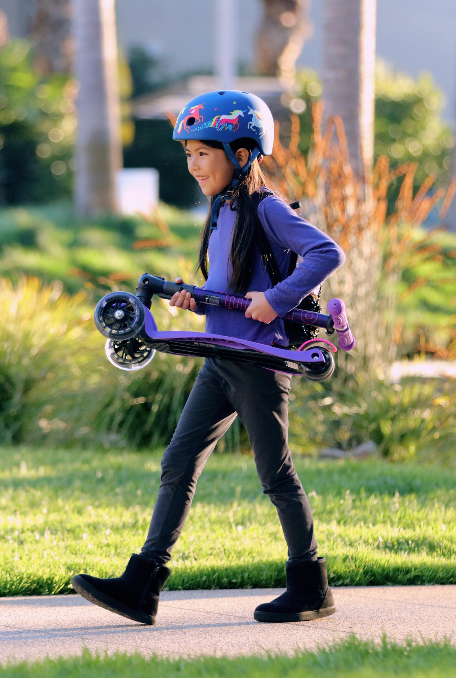 Micro Maxi Foldable LED Scooter