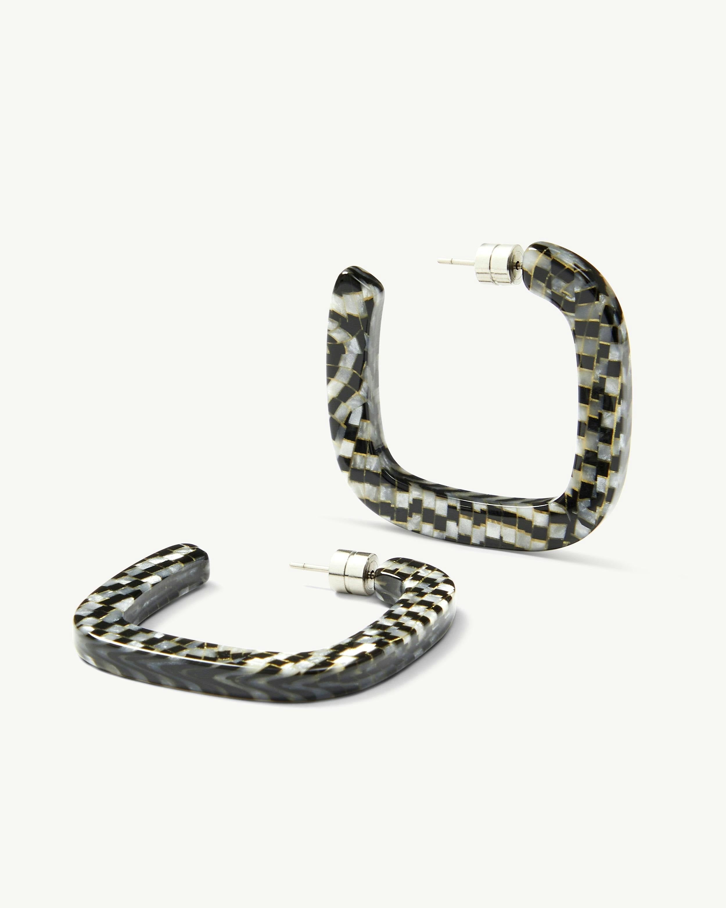 Midi Square Hoops in Perle Noir