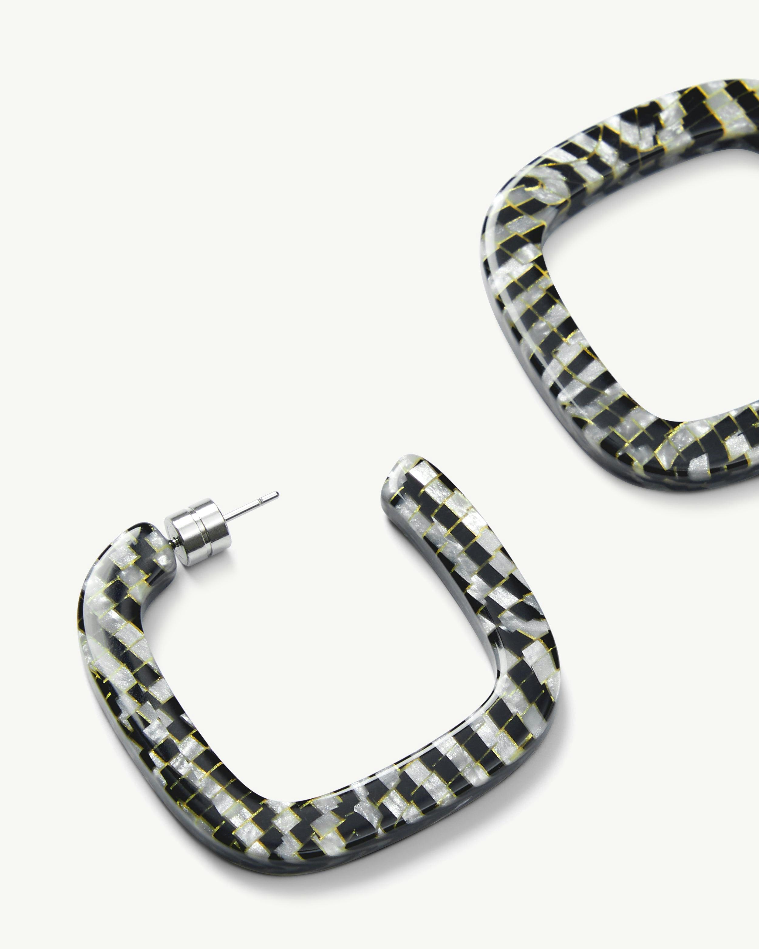 Midi Square Hoops in Perle Noir