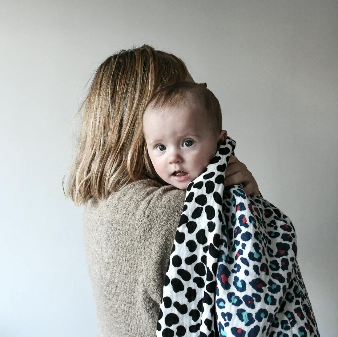 ANIMAL PRINT MUSLIN BLANKET - reversible newborn to 4 months / 5+ months