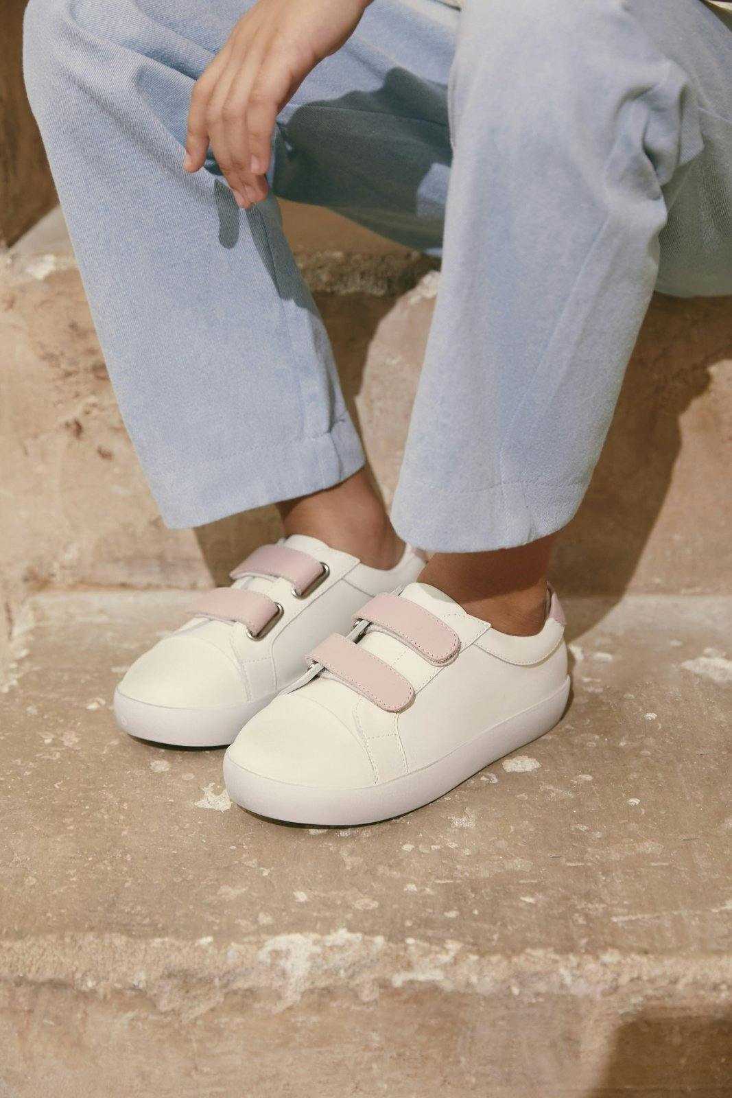 Maeve White/Pink