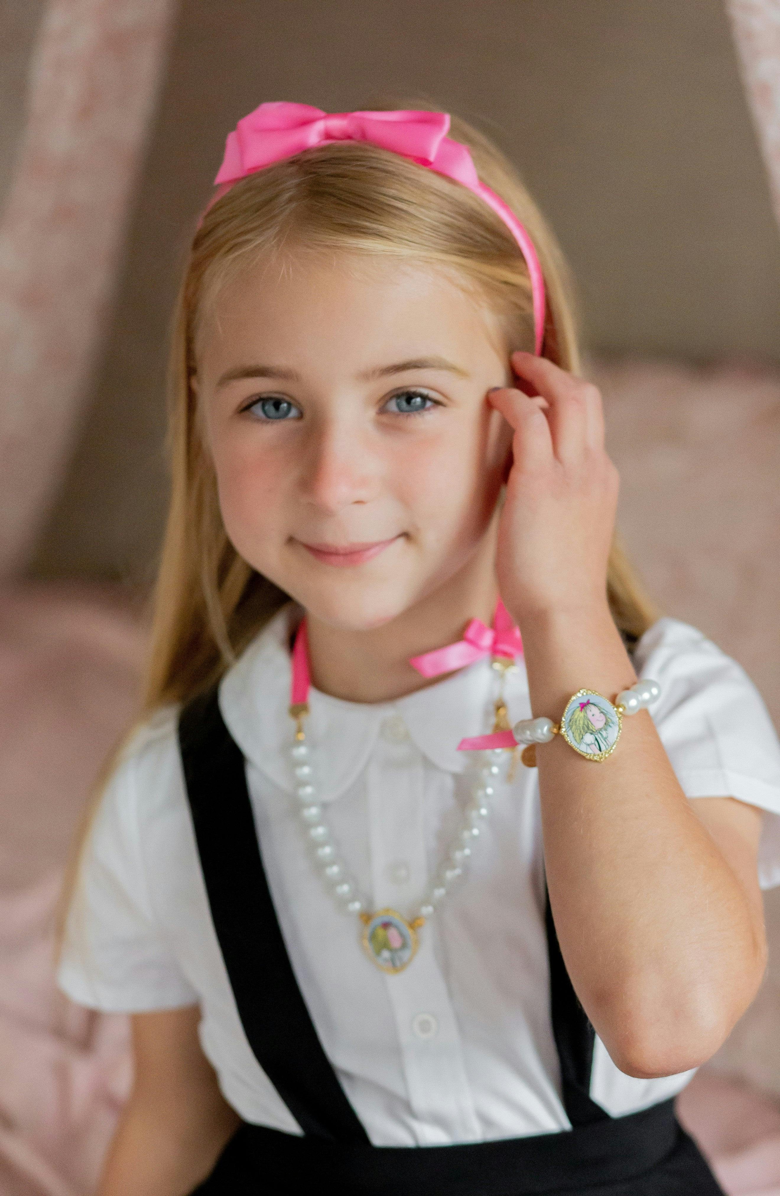 Eloise™ Pearl Bow Necklace