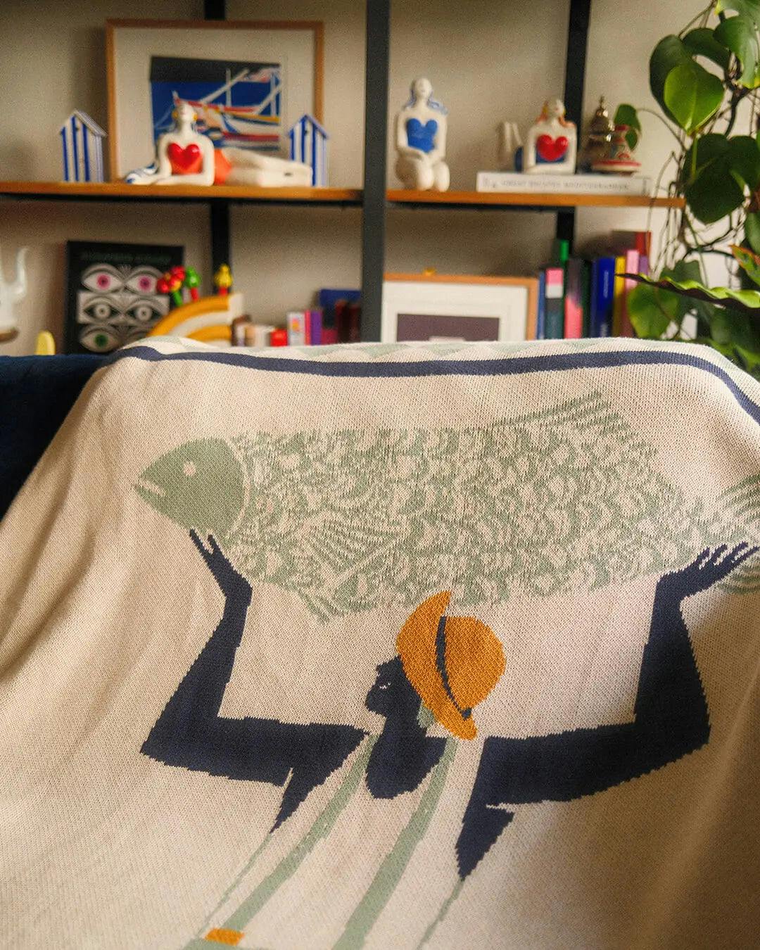 Un Beau Poisson Knit Throw Blanket