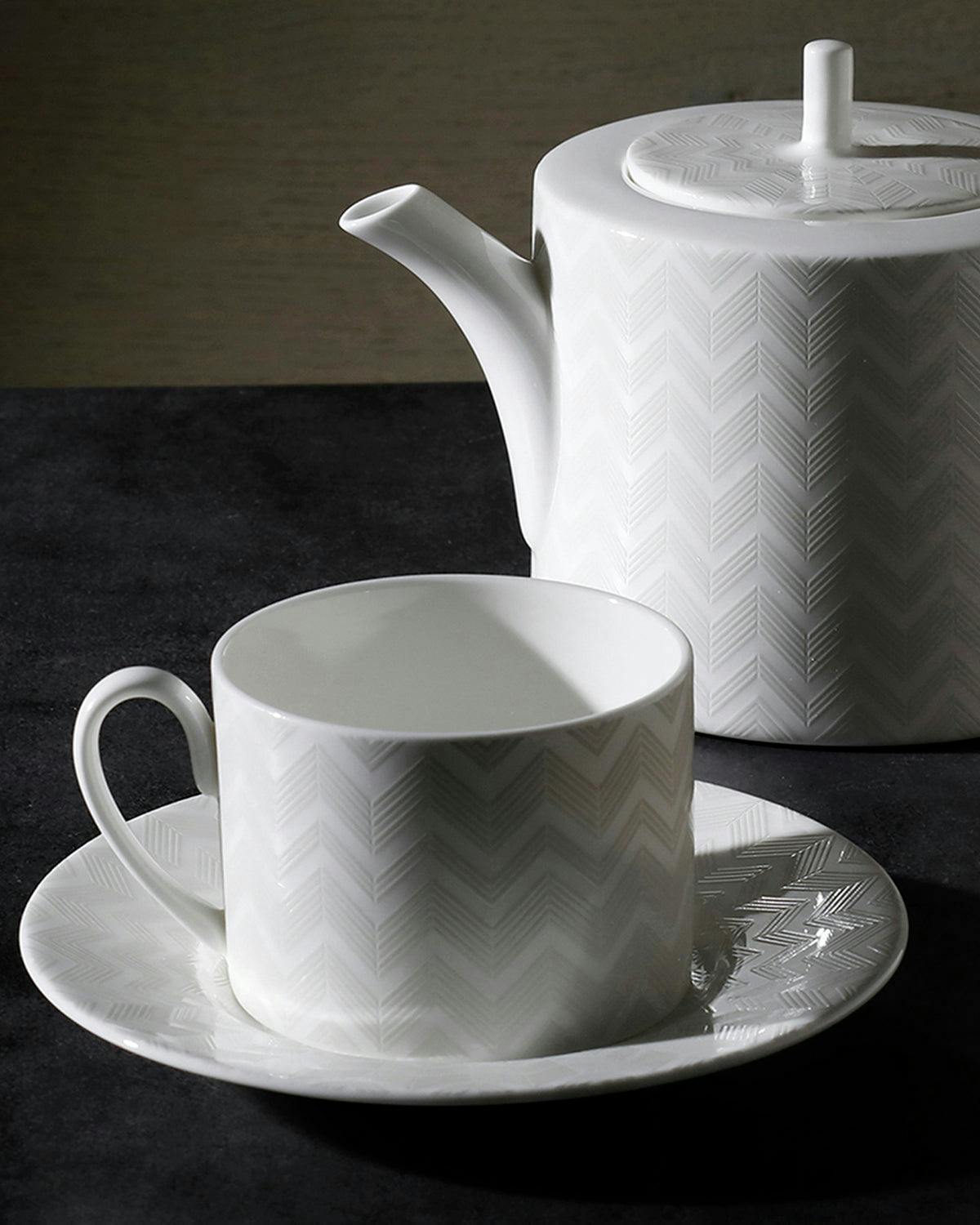 Tea Cup & Saucer ZIG ZAG Set of 2 in Luxury Box White diam. 3.3
