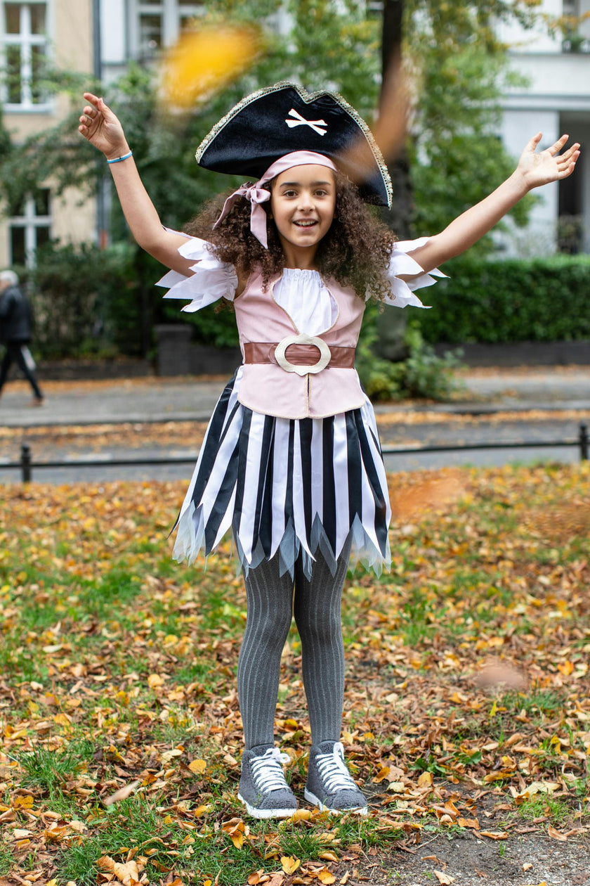 Kira the Pirate Girl