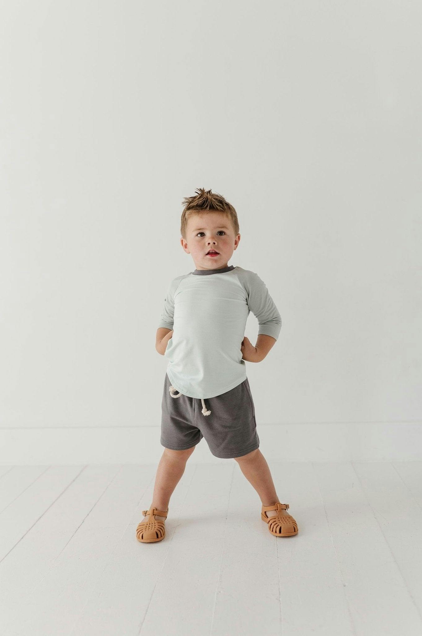 Boys Everyday Shorts in Smoke