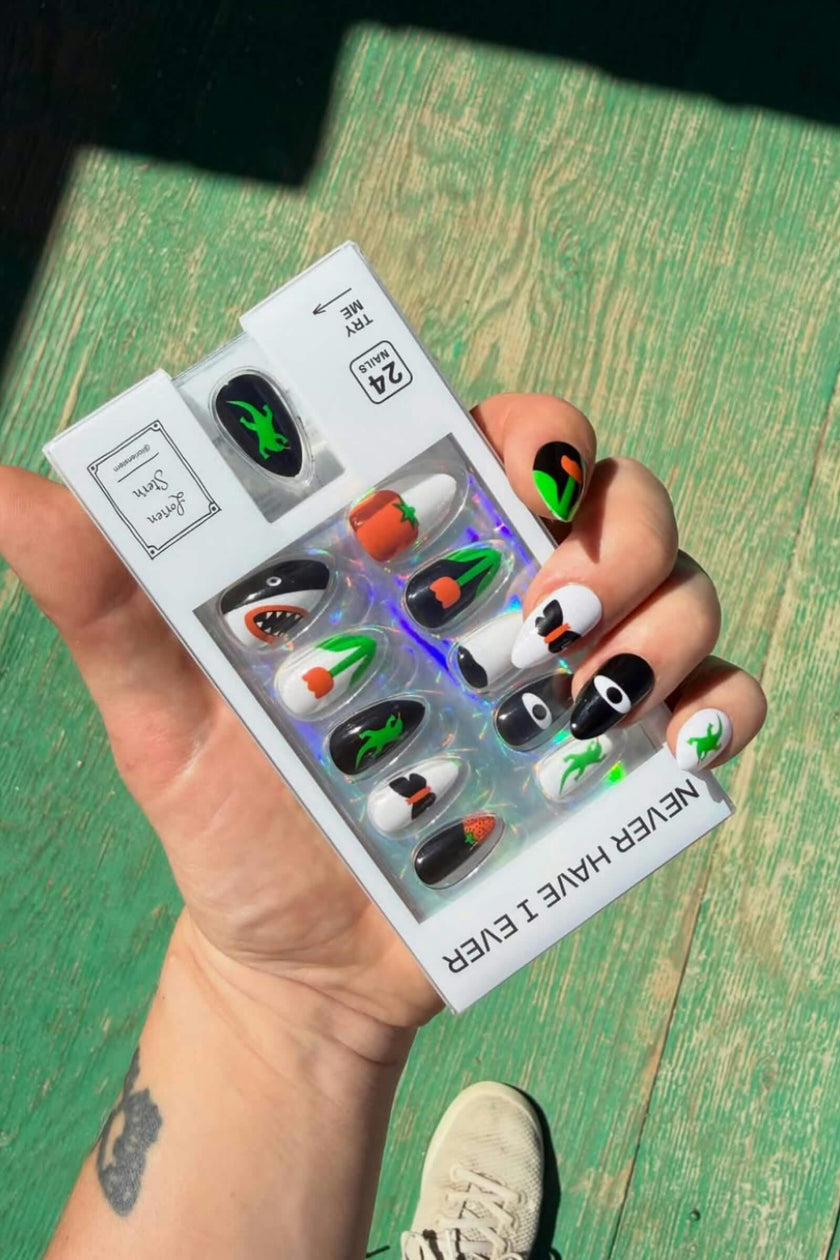Magician - Press on Nails by Lorien Stern