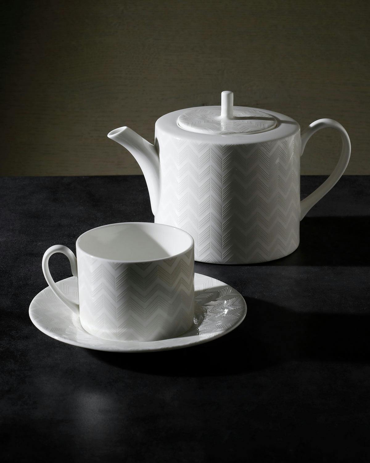 Coffee Cup & Saucer ZIG ZAG Set of 2 in Luxury Box White diam. 2.3