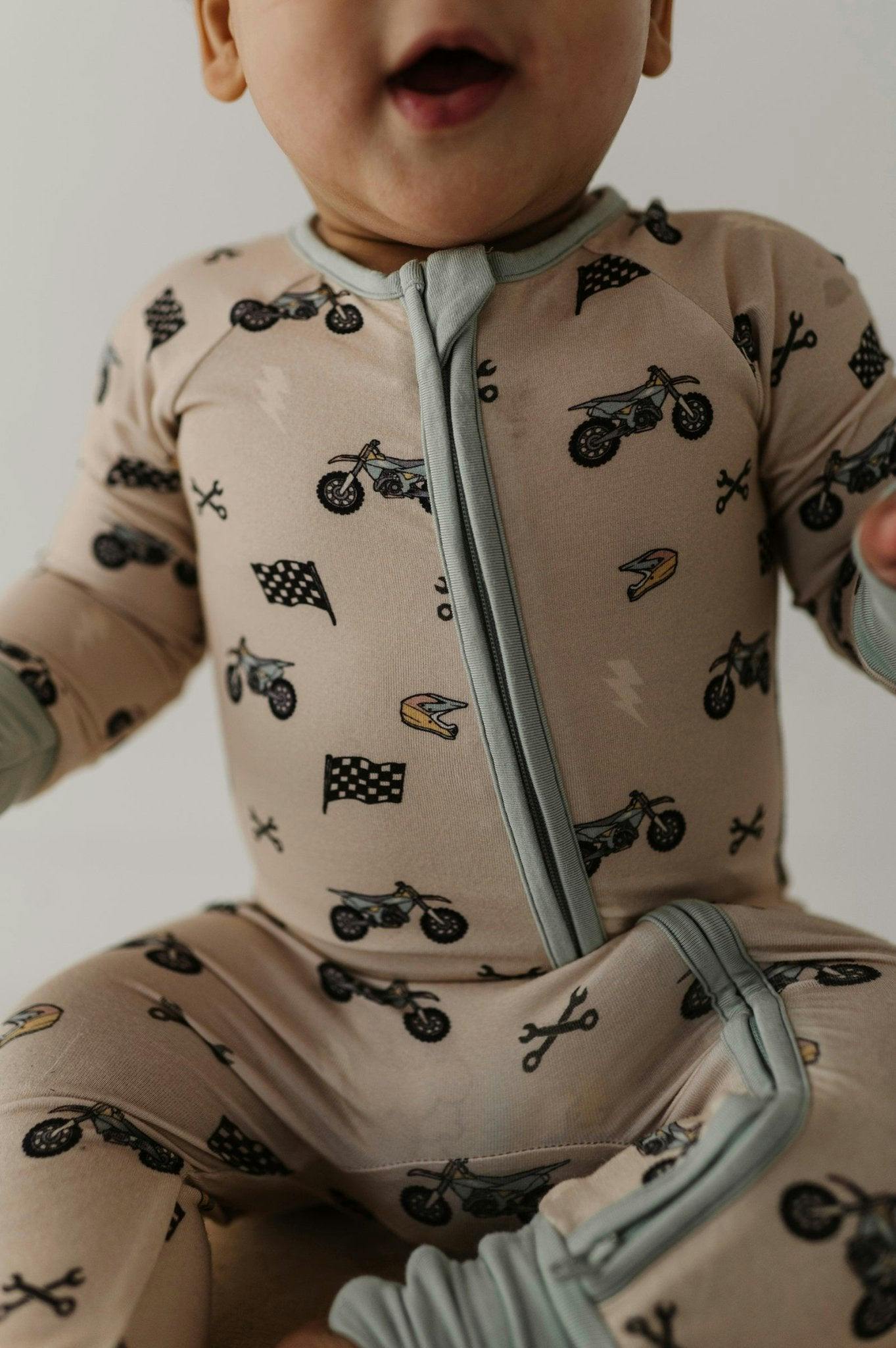 Baby Boy Long Sleeve Zip Romper in Farm