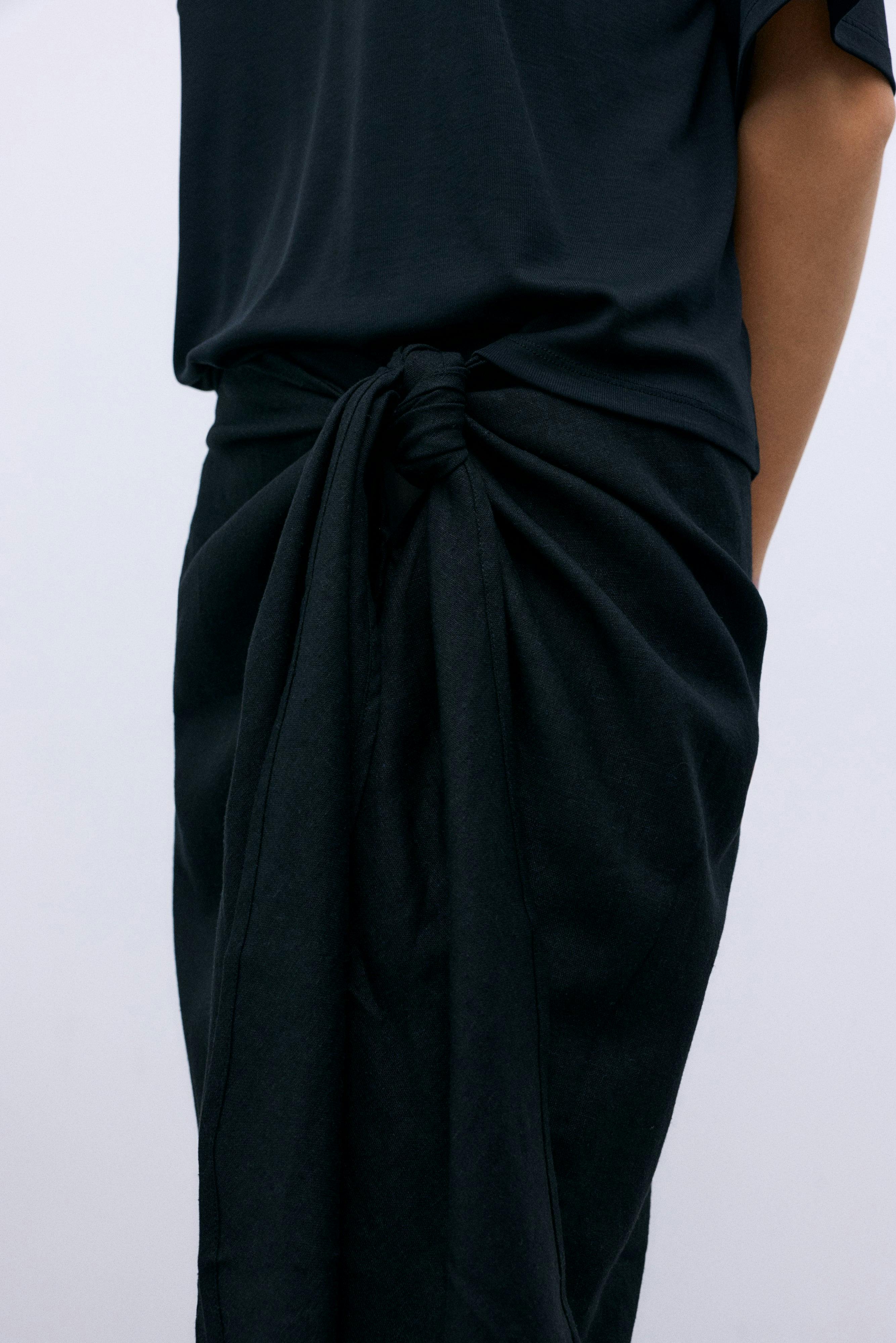 Melissa Woman Wrap Skirt