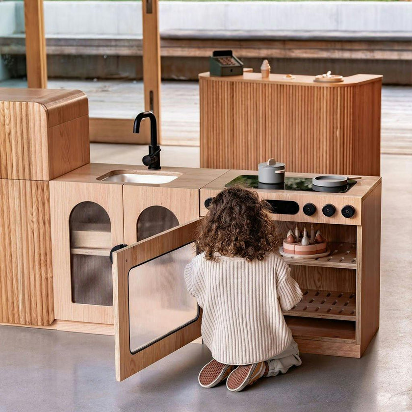 Oak Fluted Play Oven – Montessori Wooden Toy Kitchen